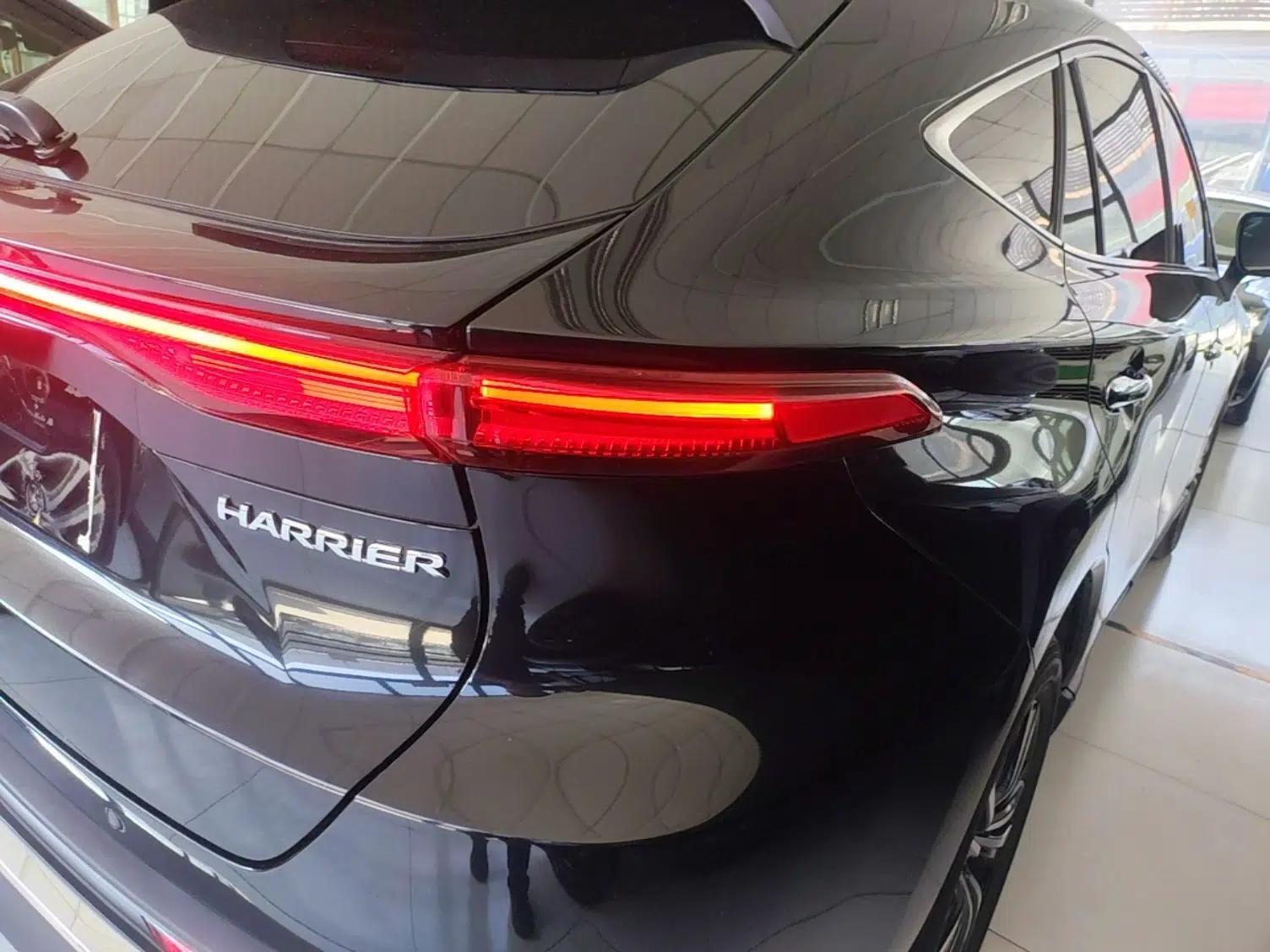 Toyota Harrier 2022 2.0L CVT Two-Wheel Drive Deluxe Edition — миниатюра 7