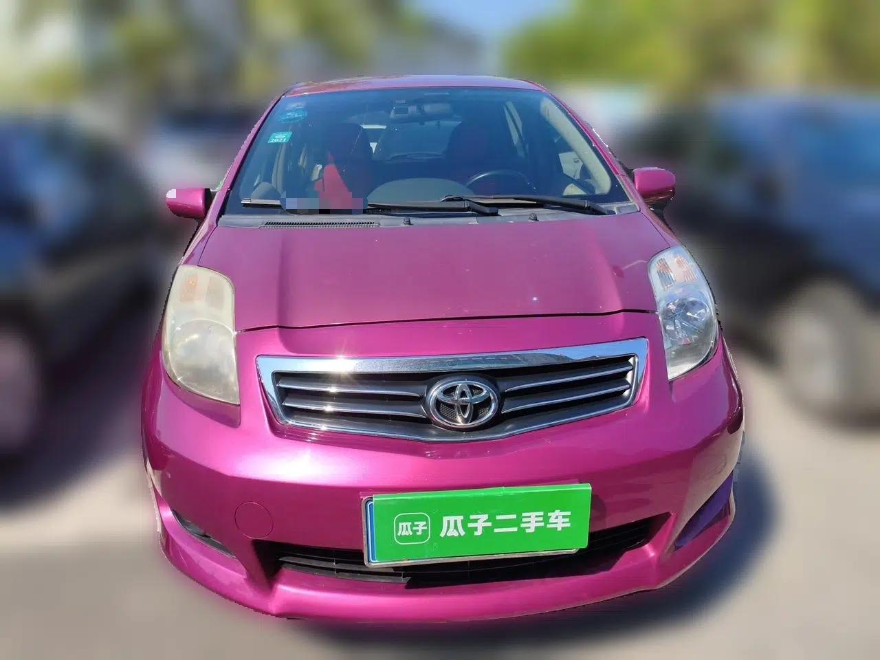 Toyota Yaris 2011 1.6E Automatic Charm Edition — миниатюра 2