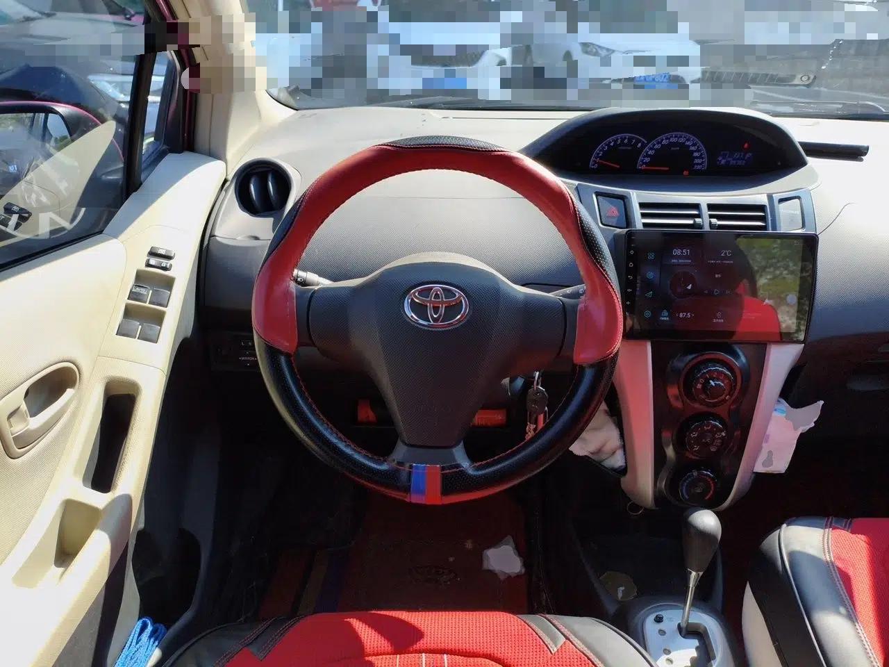 Toyota Yaris 2011 1.6E Automatic Charm Edition — миниатюра 11