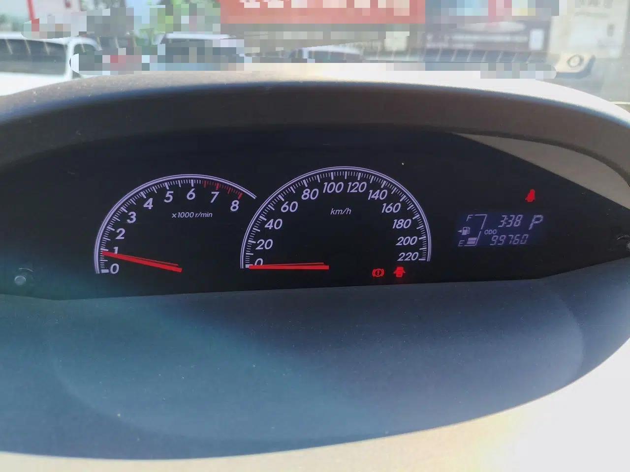 Toyota Yaris 2011 1.6E Automatic Charm Edition — миниатюра 12