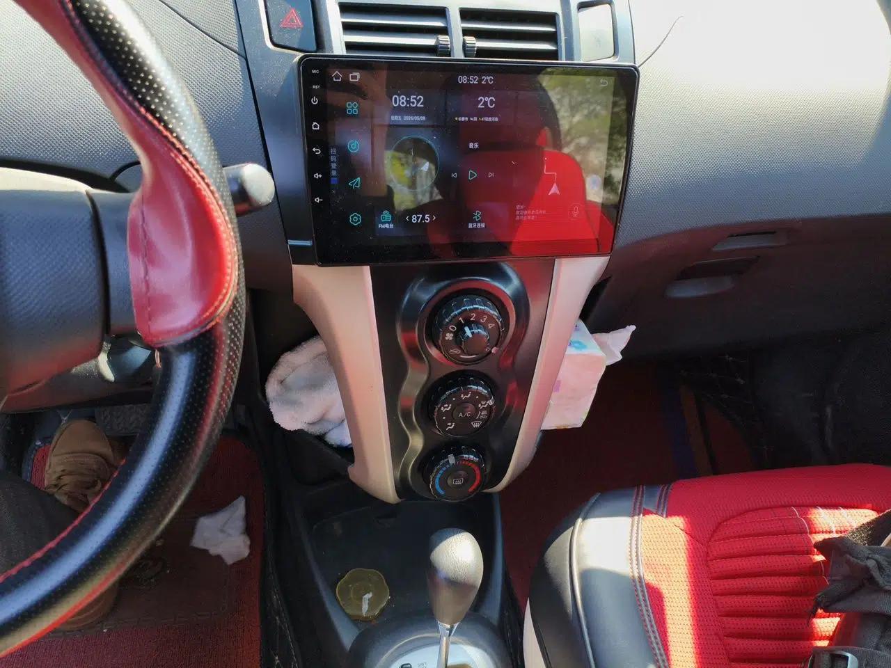 Toyota Yaris 2011 1.6E Automatic Charm Edition — миниатюра 14