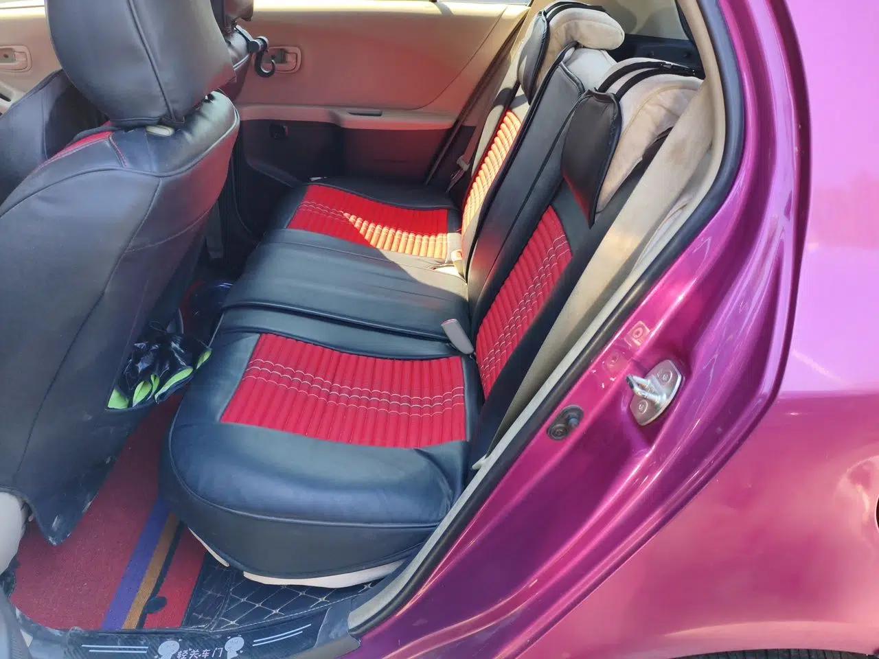 Toyota Yaris 2011 1.6E Automatic Charm Edition — миниатюра 18