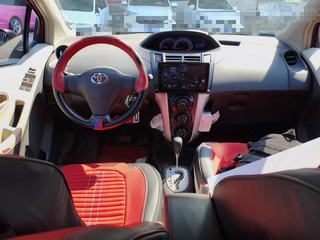 Toyota Yaris 2011 1.6E Automatic Charm Edition — миниатюра 10