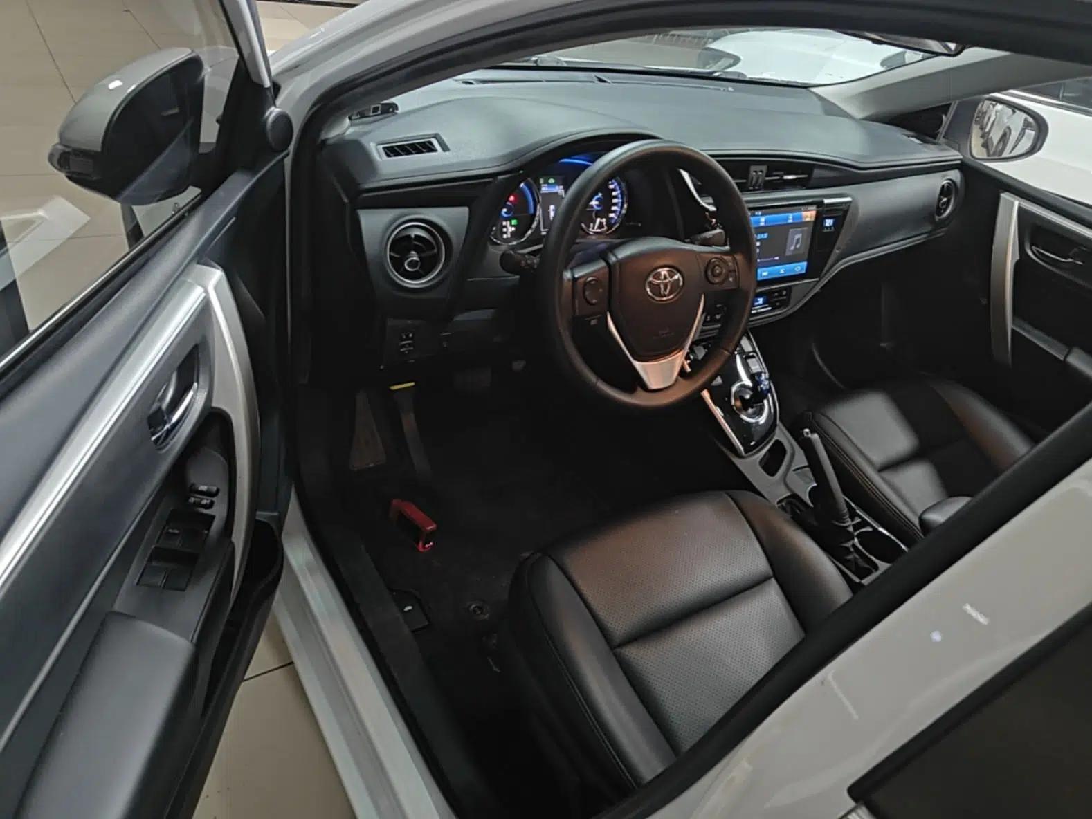 Toyota Corolla Hybrid E+ 2019 1.8L E-CVT Leading Edition — миниатюра 19