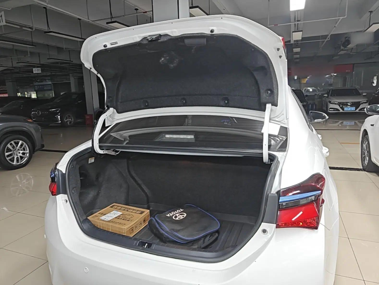 Toyota Corolla Hybrid E+ 2019 1.8L E-CVT Leading Edition — миниатюра 22