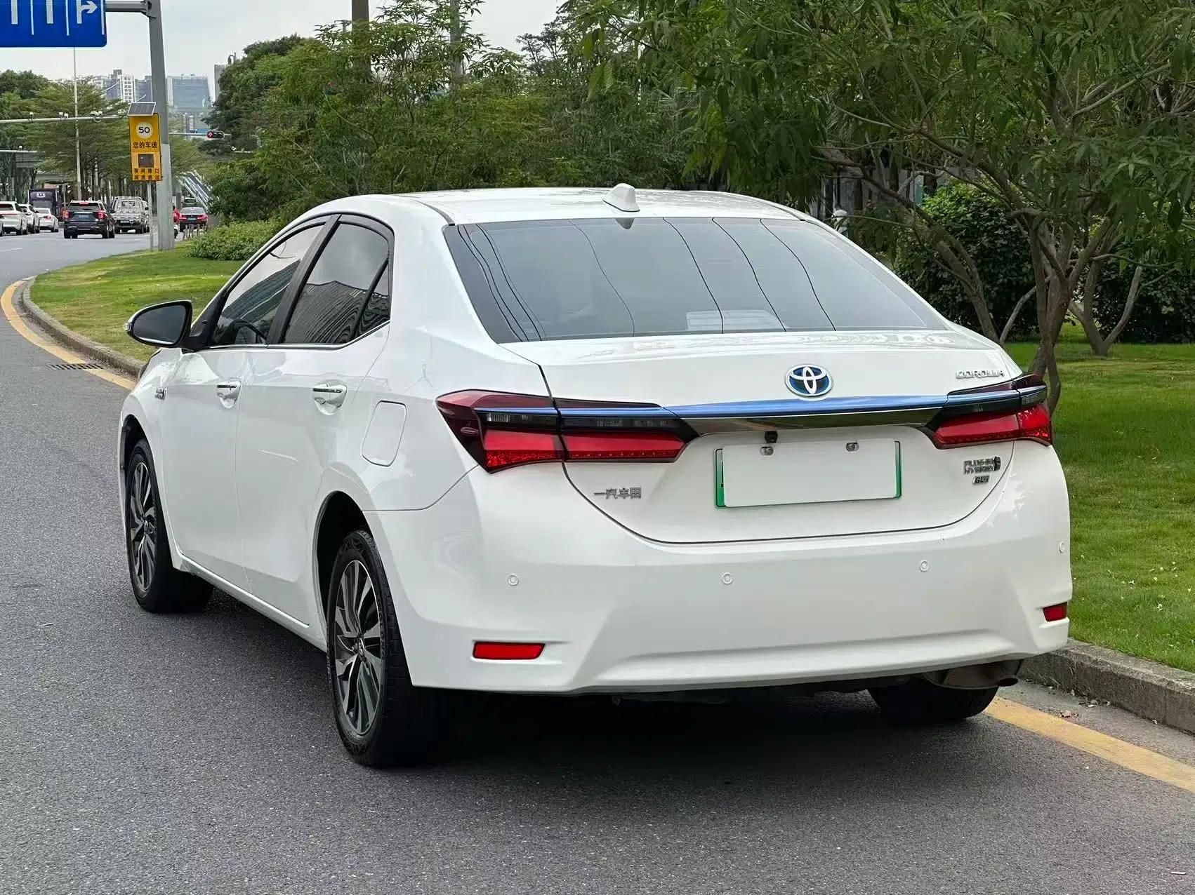 Toyota Corolla Hybrid E+ 2019 1.8L E-CVT Leading Edition — миниатюра 4