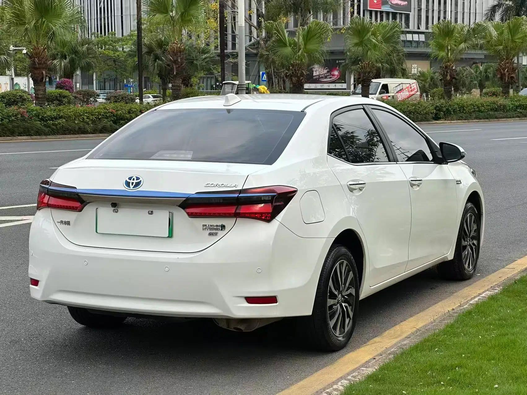 Toyota Corolla Hybrid E+ 2019 1.8L E-CVT Leading Edition — миниатюра 6
