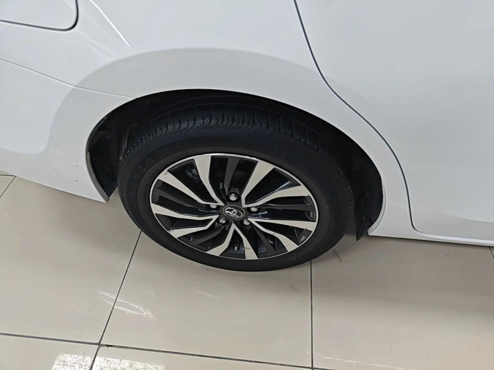 Toyota Corolla Hybrid E+ 2019 1.8L E-CVT Leading Edition — миниатюра 10