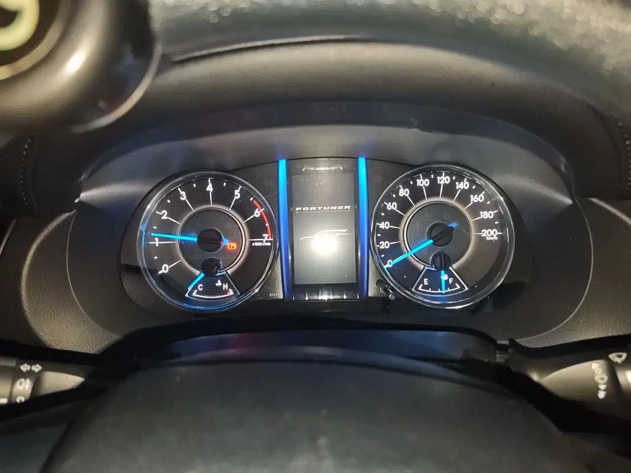 Toyota Fortuner 2016 2.7L Middle East Version — миниатюра 12