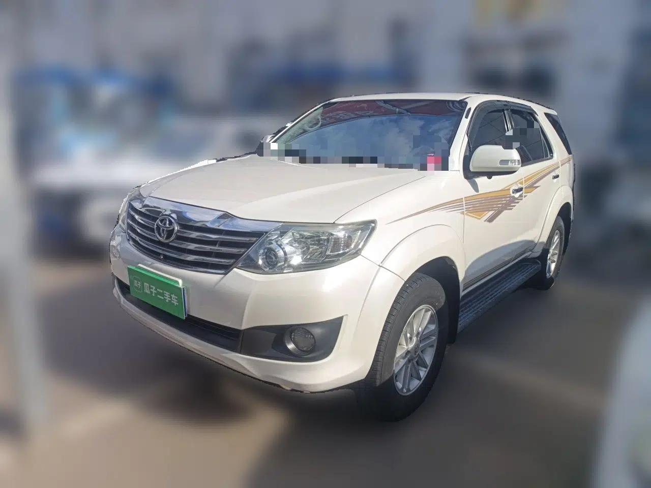 Toyota Fortuner  — миниатюра 1