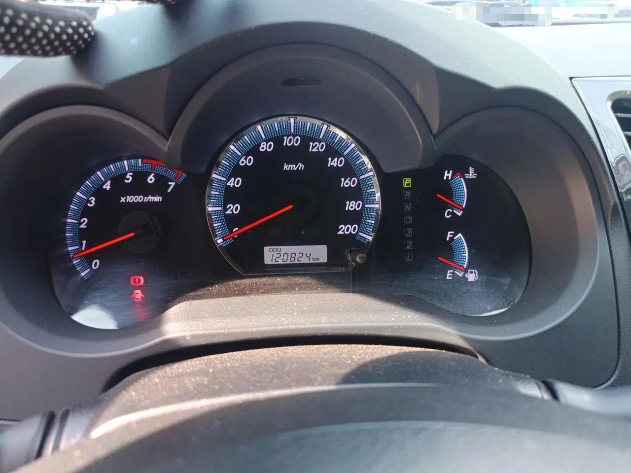 Toyota Fortuner  — миниатюра 12