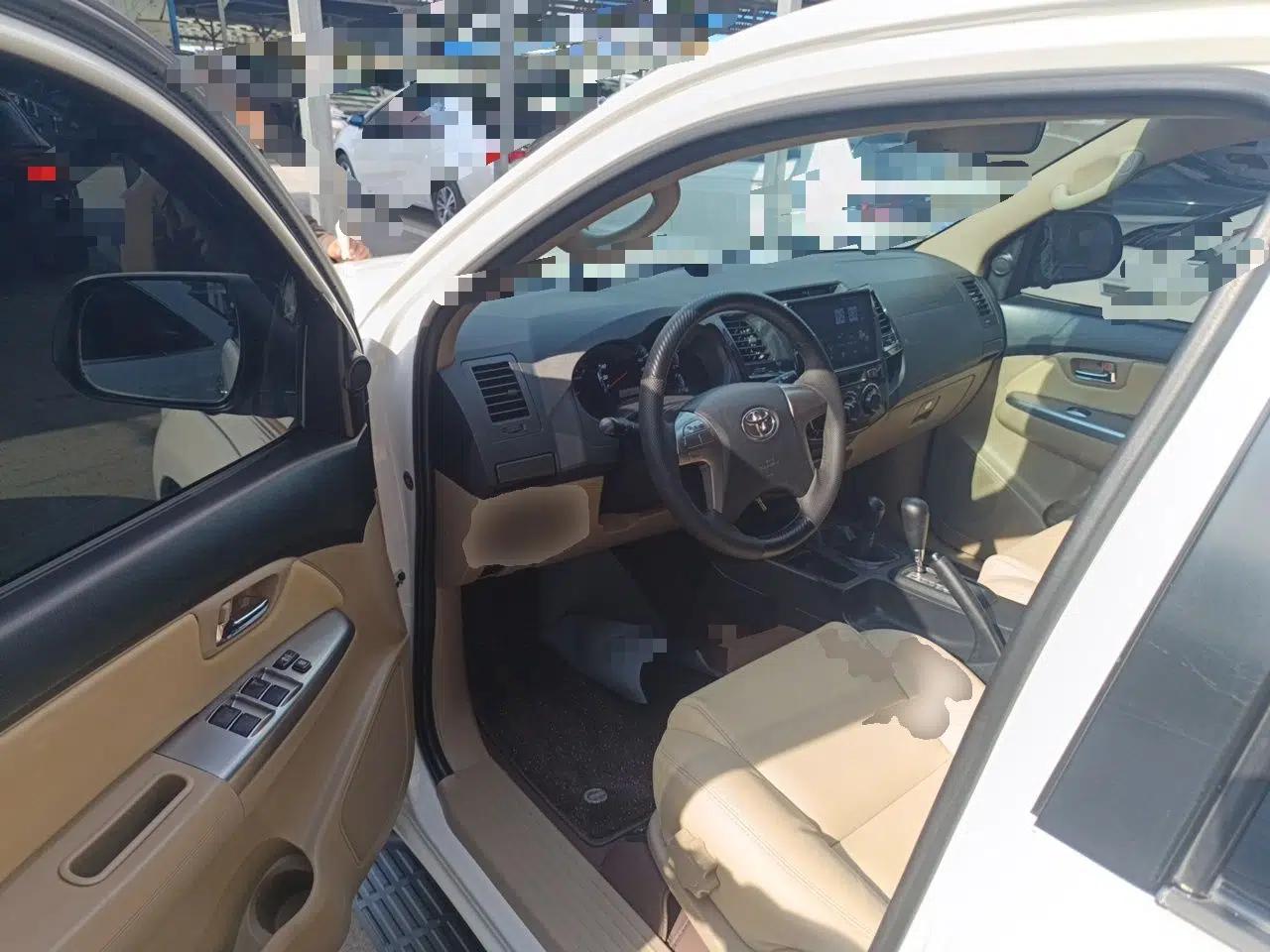 Toyota Fortuner  — миниатюра 17