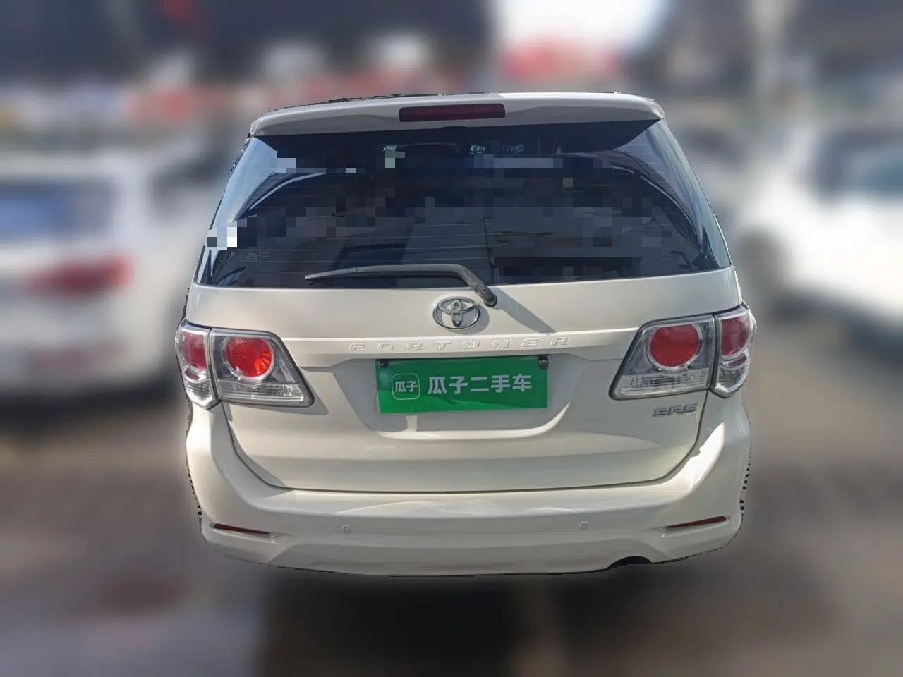 Toyota Fortuner  — миниатюра 5