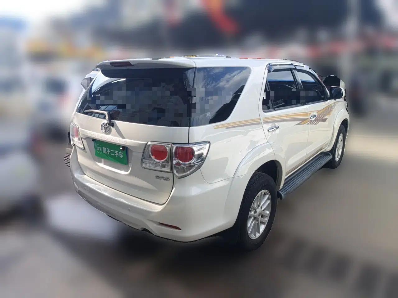 Toyota Fortuner  — миниатюра 6