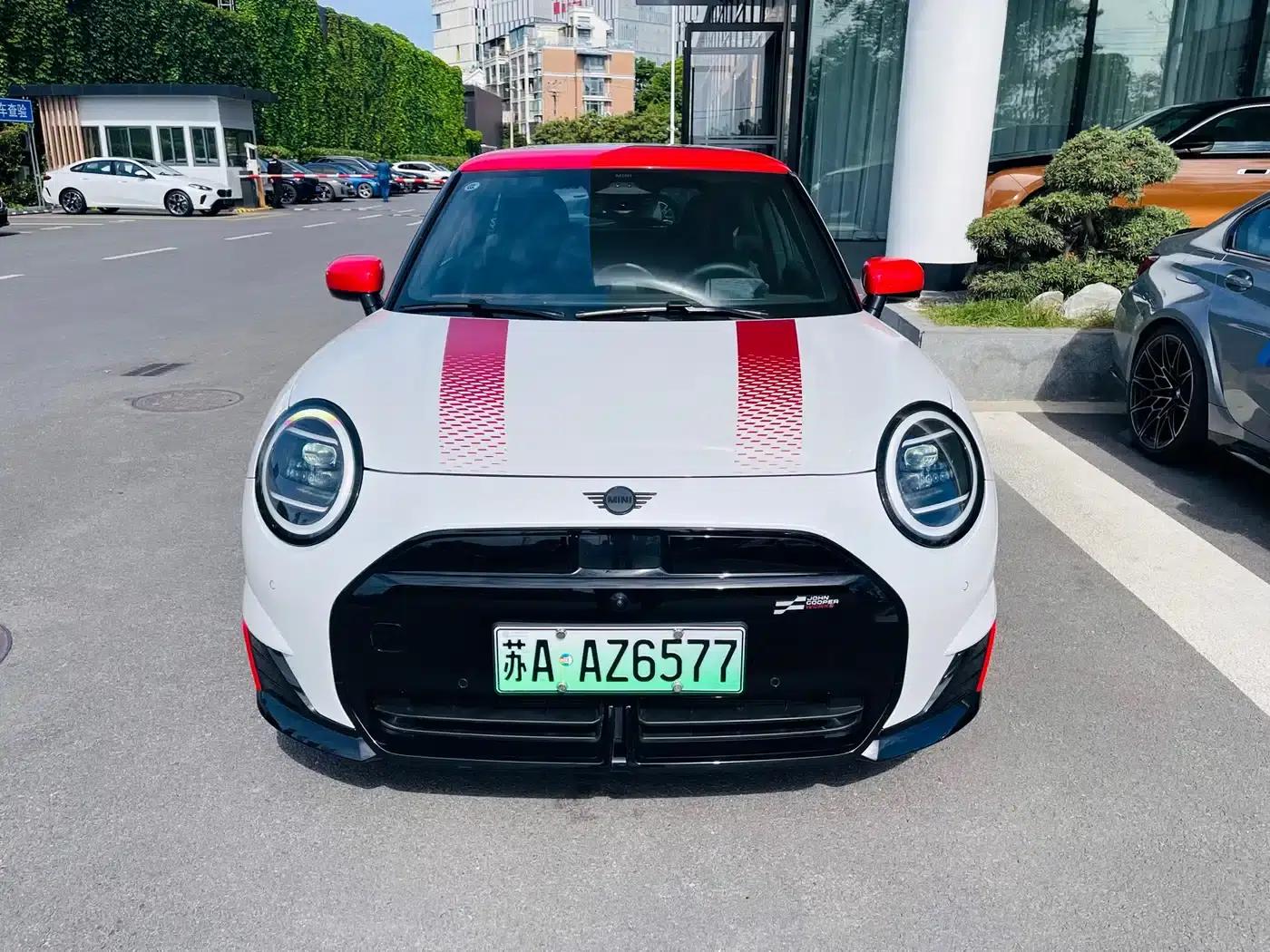 2025 JOHN COOPER WORKS Electric MINI JCW — миниатюра 2