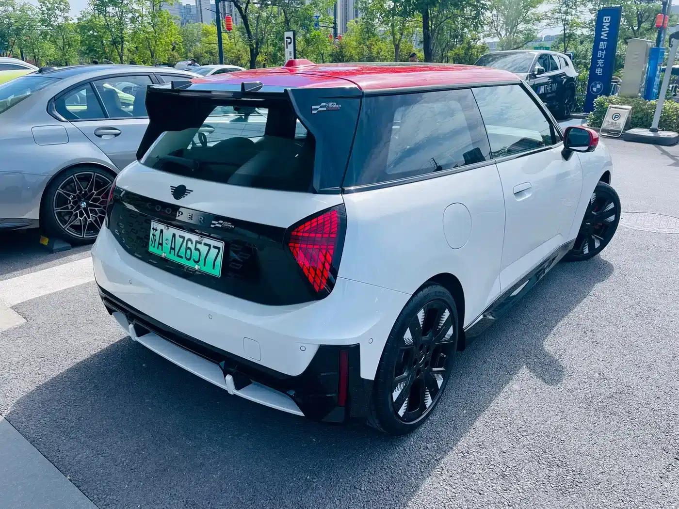 2025 JOHN COOPER WORKS Electric MINI JCW — миниатюра 4