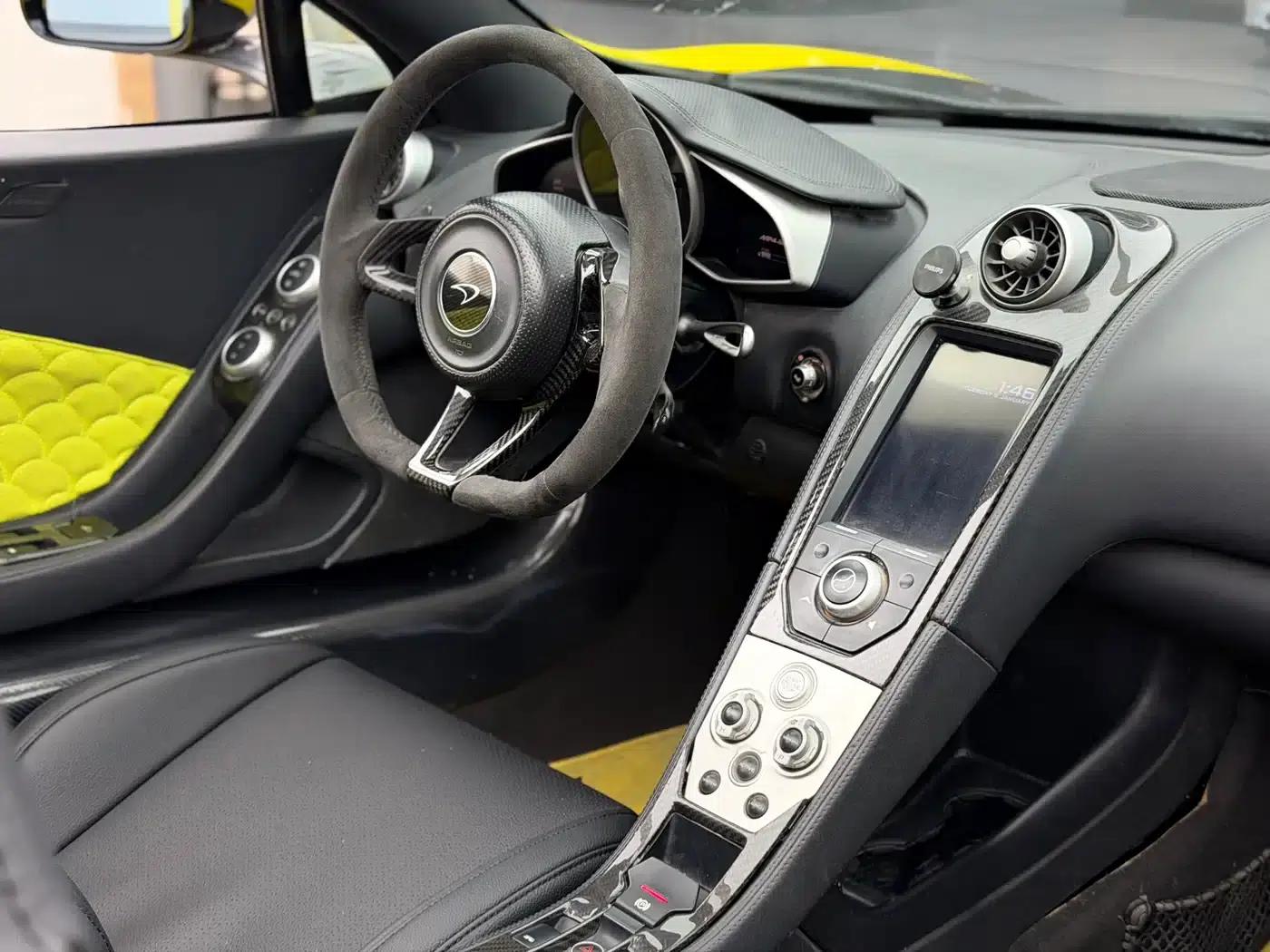 McLaren 12C 2013 3.8T SPIDER 50th Anniversary Edition — миниатюра 13