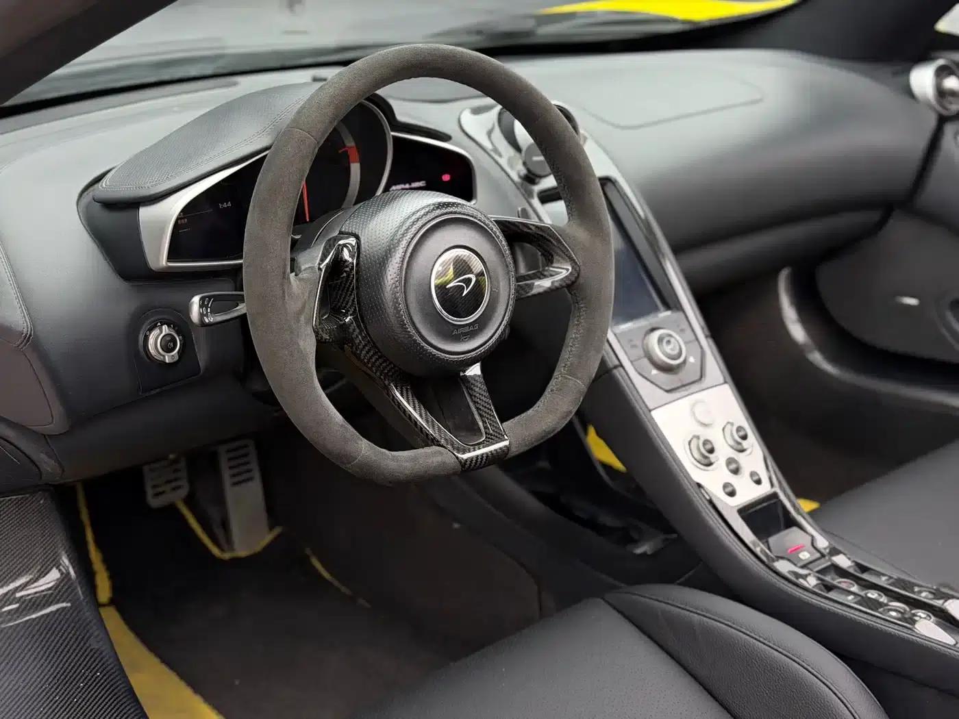 McLaren 12C 2013 3.8T SPIDER 50th Anniversary Edition — миниатюра 16