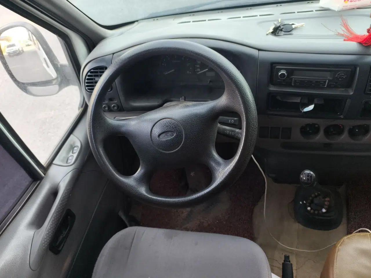 Ford Classic Transit 2015 2.8T Diesel Multi-Function Vehicle Short Wheelbase 6-Seater Mid-Roof Edition JX493ZLQ4 — миниатюра 11
