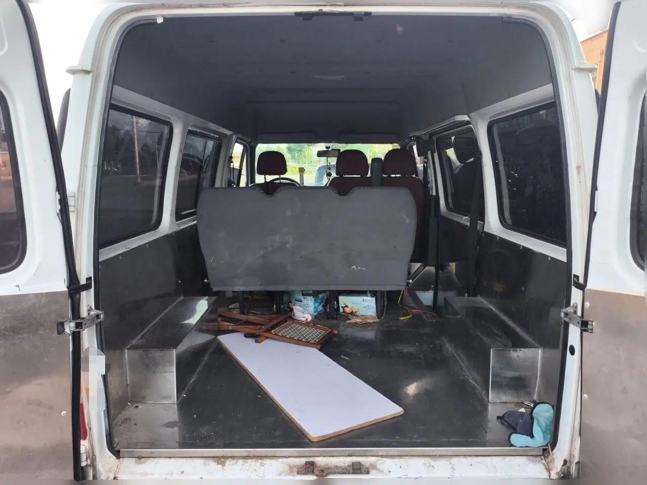 Ford Classic Transit 2015 2.8T Diesel Multi-Function Vehicle Short Wheelbase 6-Seater Mid-Roof Edition JX493ZLQ4 — миниатюра 20