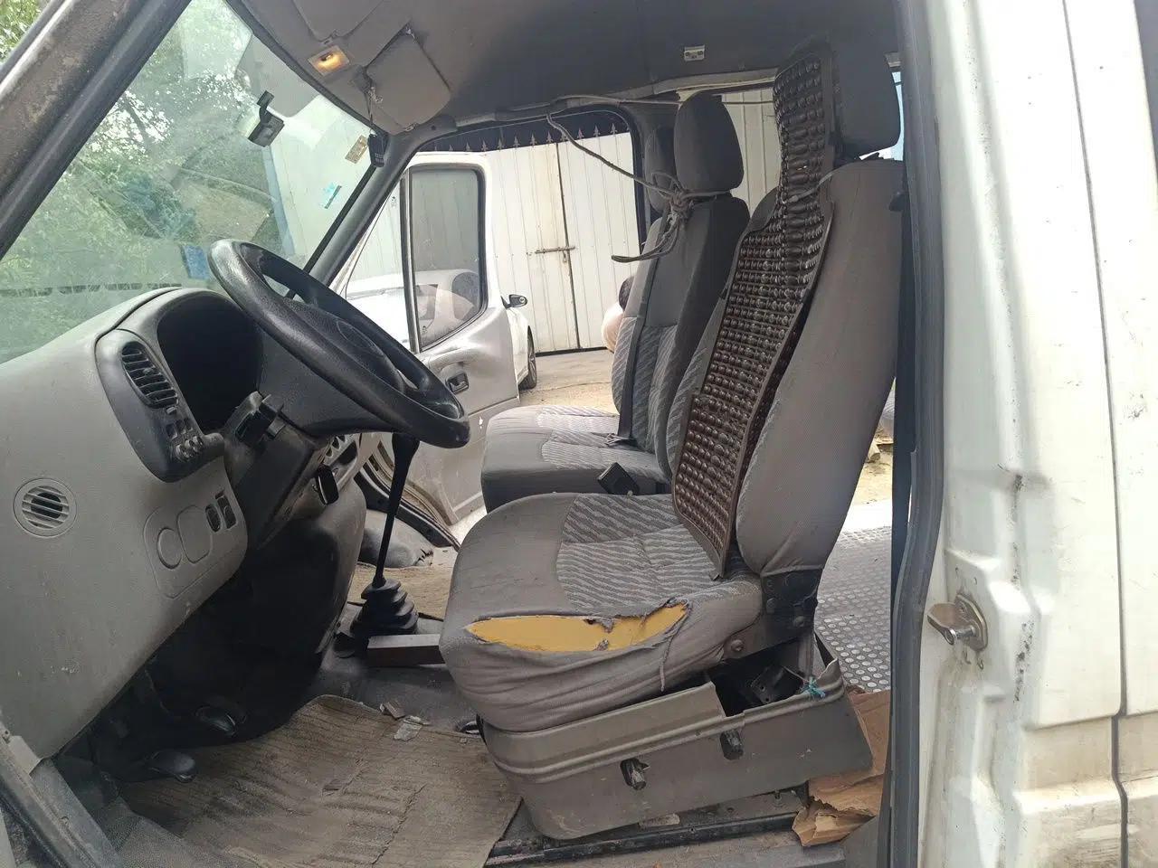 Ford Classic Transit 2013 2.8T Refurbished Diesel Ice-White Logistics Vehicle Long Wheelbase Mid-Roof Model JX493ZLQ4 — миниатюра 16