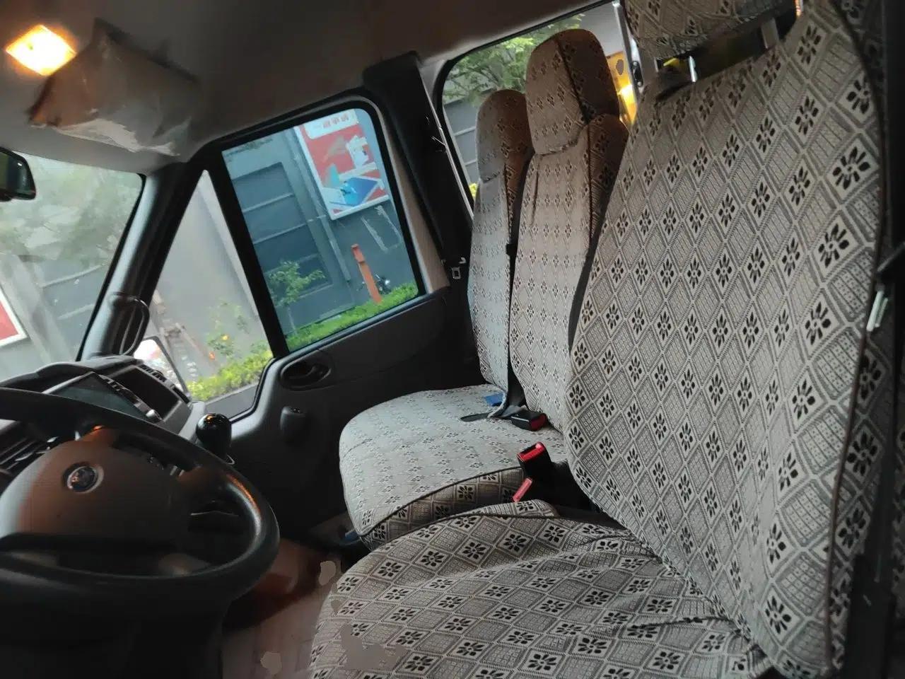 Ford Transit Custom 2019 2.2T Multi-Function Short Wheelbase Mid-Height 6-Seater China VI — миниатюра 16