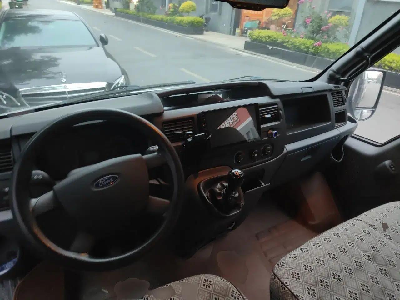 Ford Transit Custom 2019 2.2T Multi-Function Short Wheelbase Mid-Height 6-Seater China VI — миниатюра 10