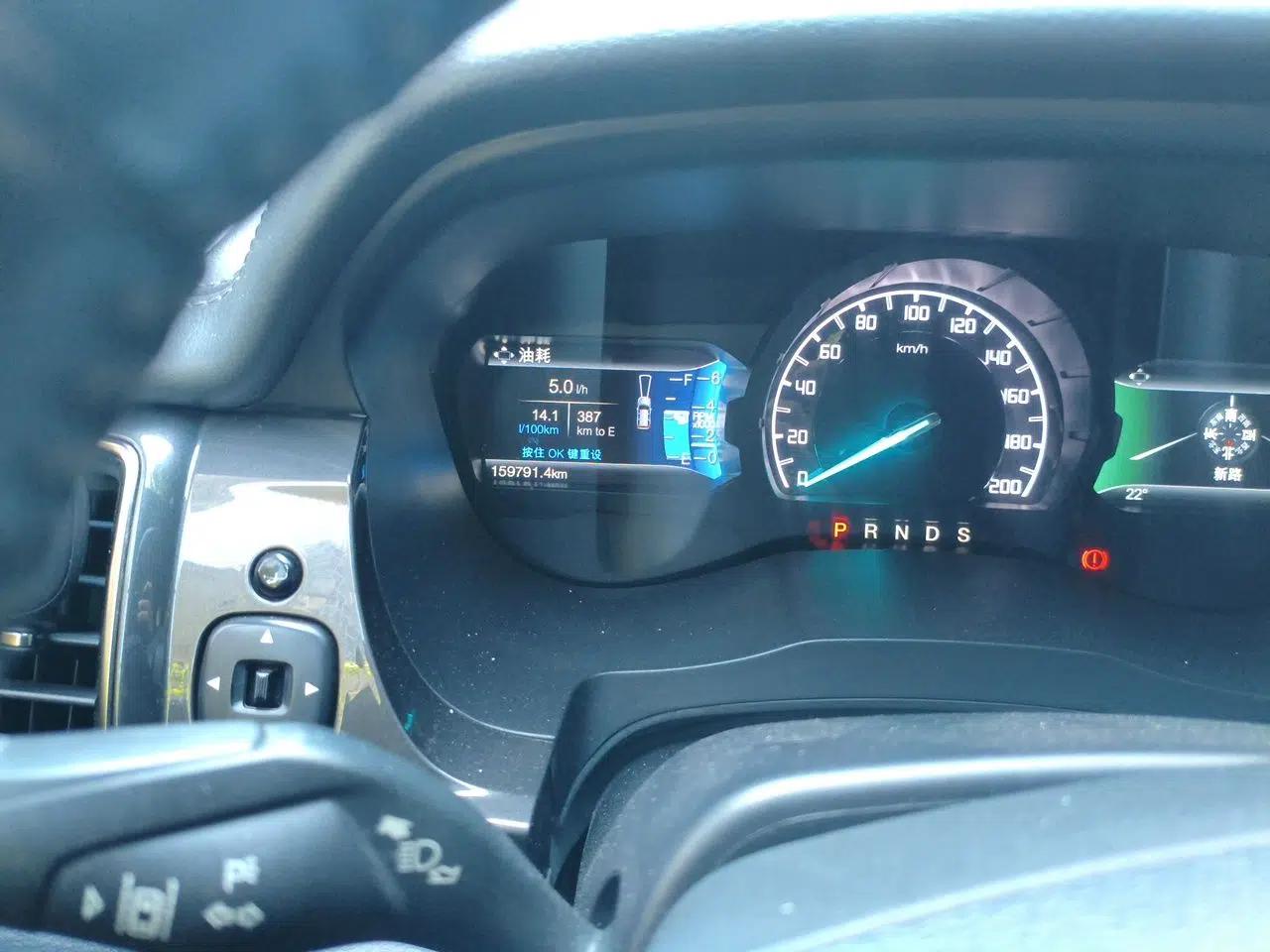 Ford Everest 2016 2.0T Gasoline Automatic 4x4 Flagship Edition — миниатюра 13