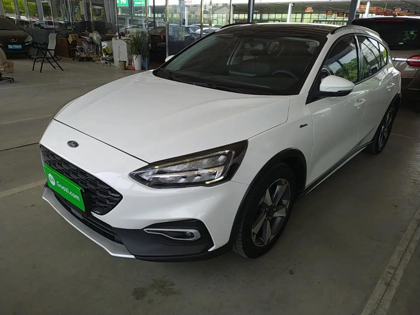 Ford Focus Active 2021 EcoBoost 180 Automatic Trendy Model — миниатюра 1