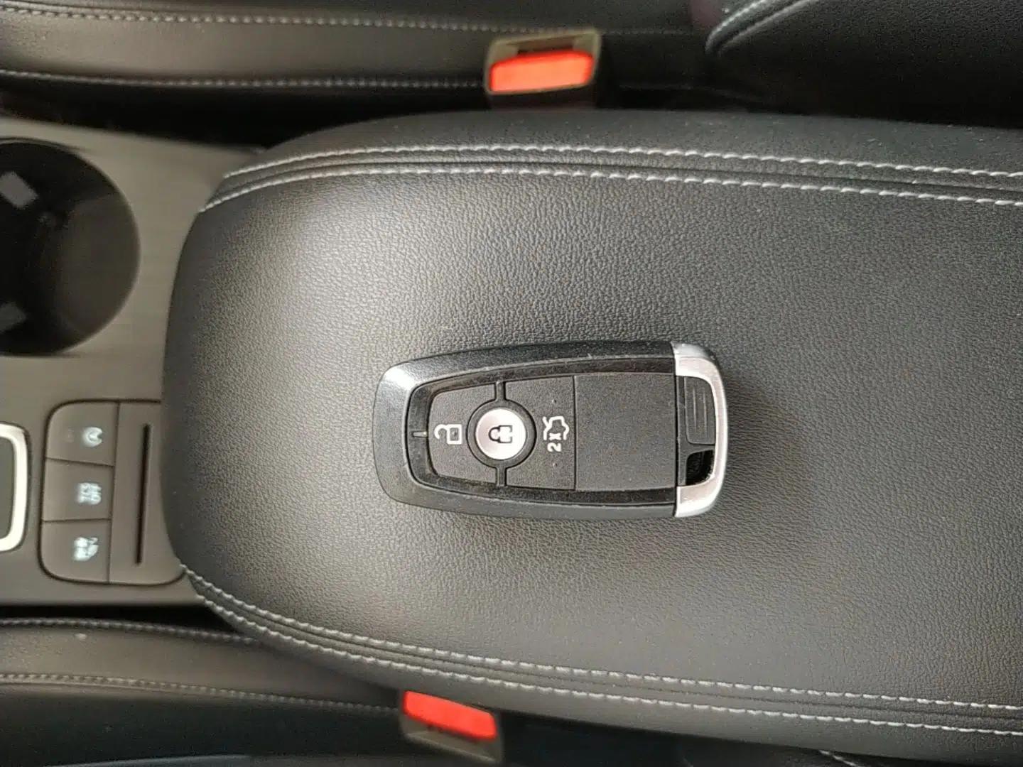 Ford Focus Active 2021 EcoBoost 180 Automatic Trendy Model — миниатюра 12