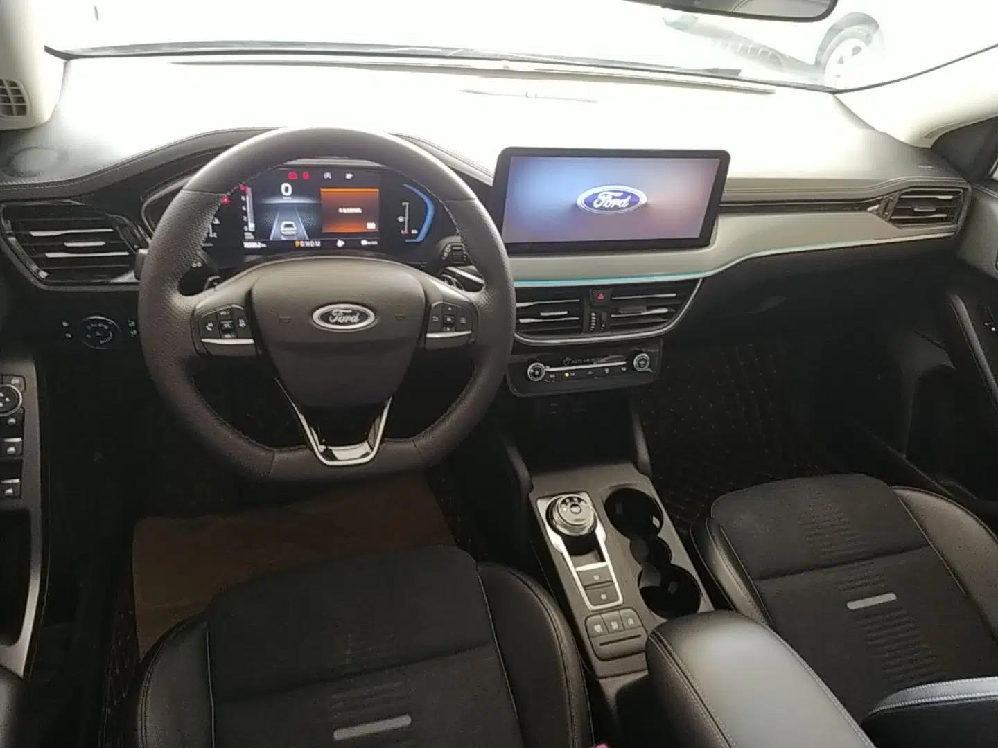 Ford Focus Active 2021 EcoBoost 180 Automatic Trendy Model — миниатюра 13