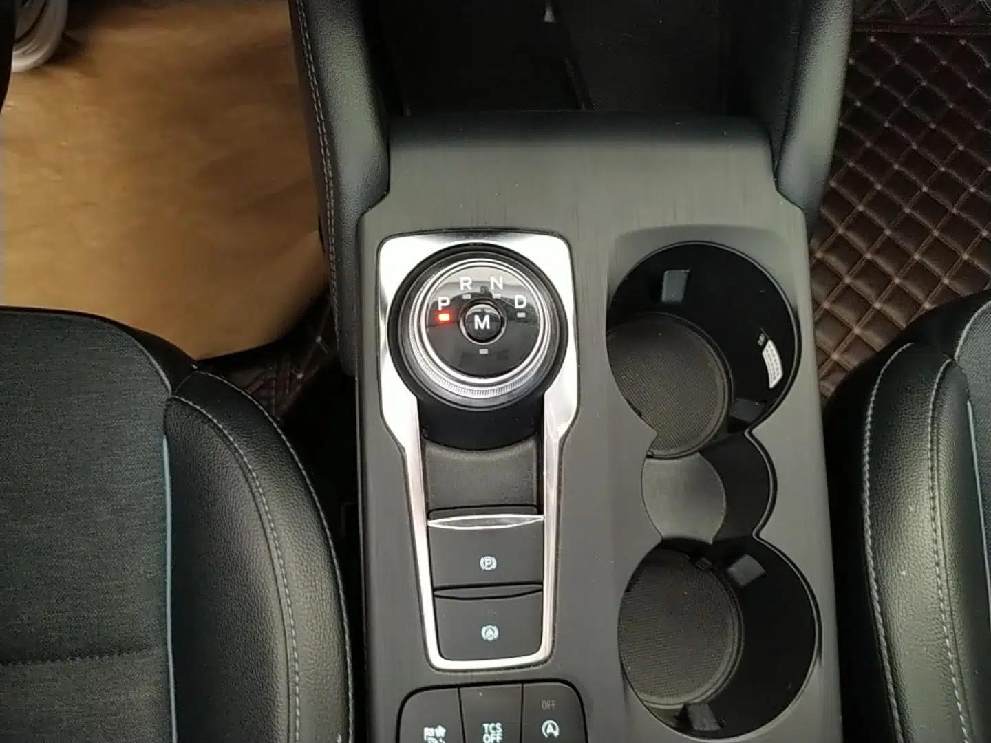 Ford Focus Active 2021 EcoBoost 180 Automatic Trendy Model — миниатюра 17