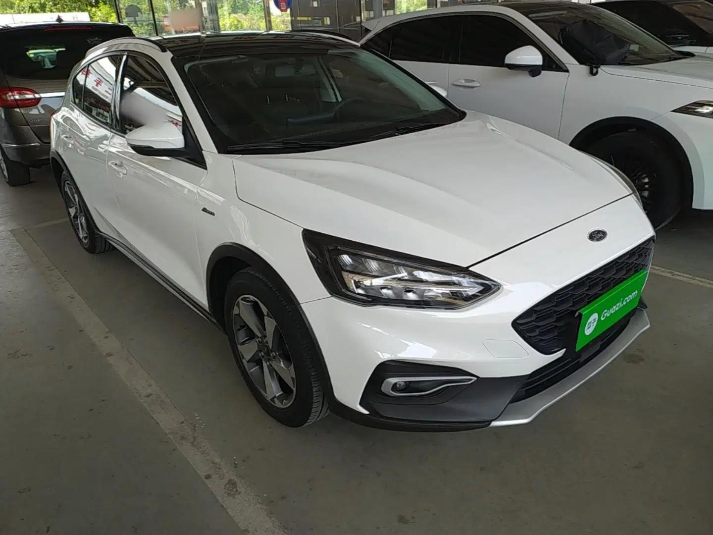 Ford Focus Active 2021 EcoBoost 180 Automatic Trendy Model — миниатюра 3
