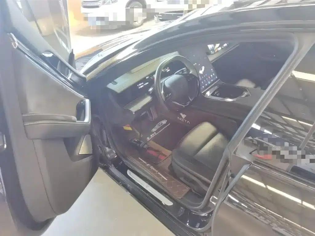 Nezha S 2022 Pure Electric 650km AWD Luxury Edition — миниатюра 16