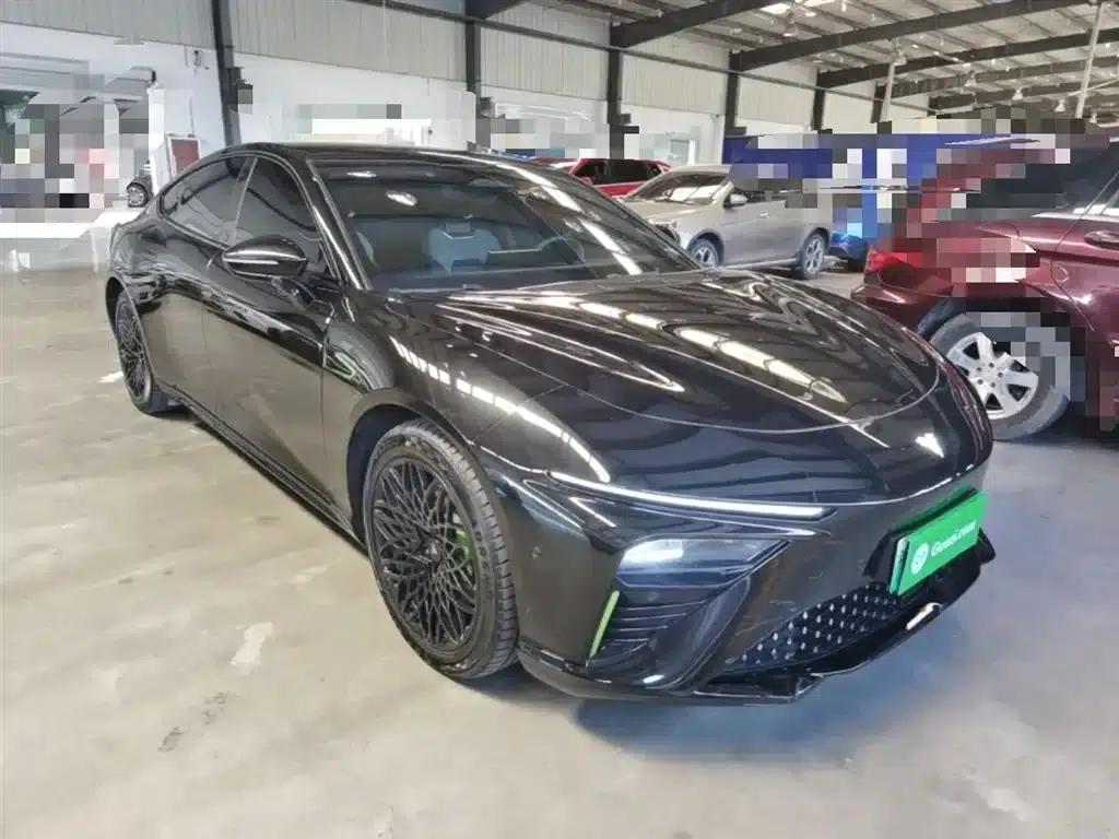 Nezha S 2022 Pure Electric 650km AWD Luxury Edition — миниатюра 4