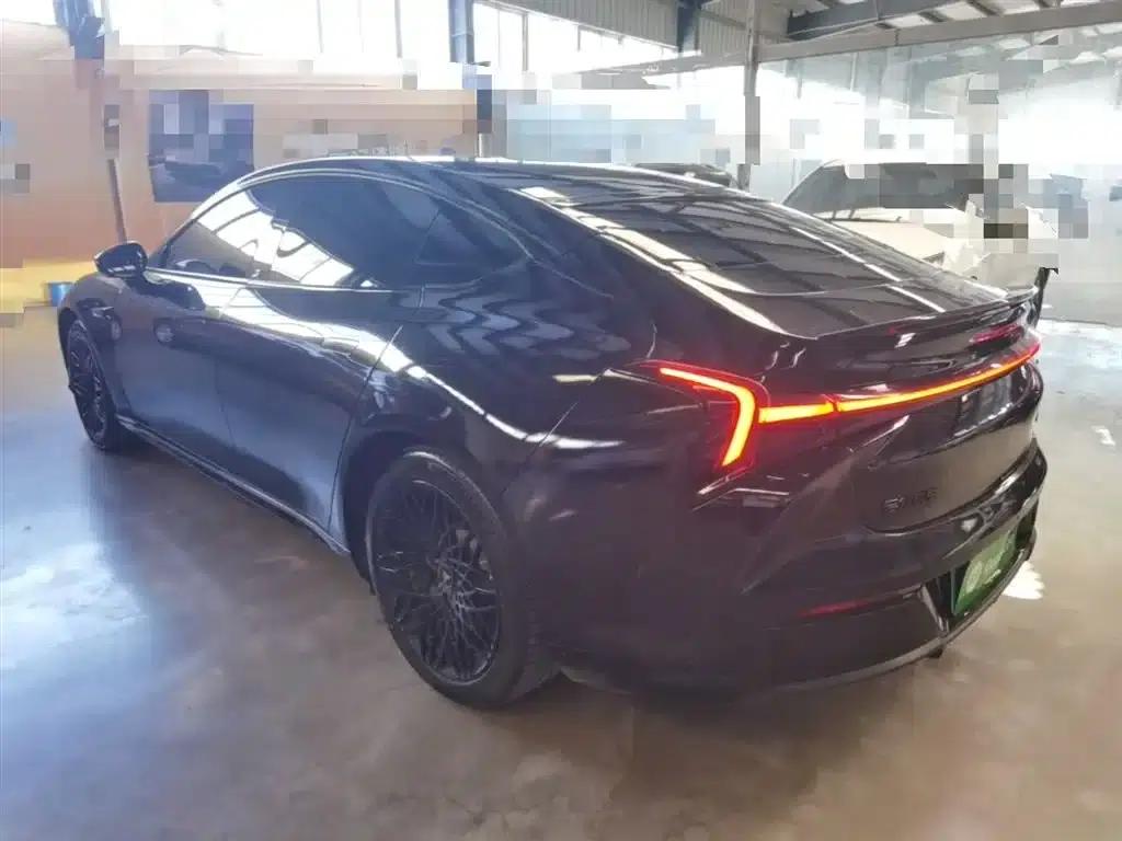 Nezha S 2022 Pure Electric 650km AWD Luxury Edition — миниатюра 5