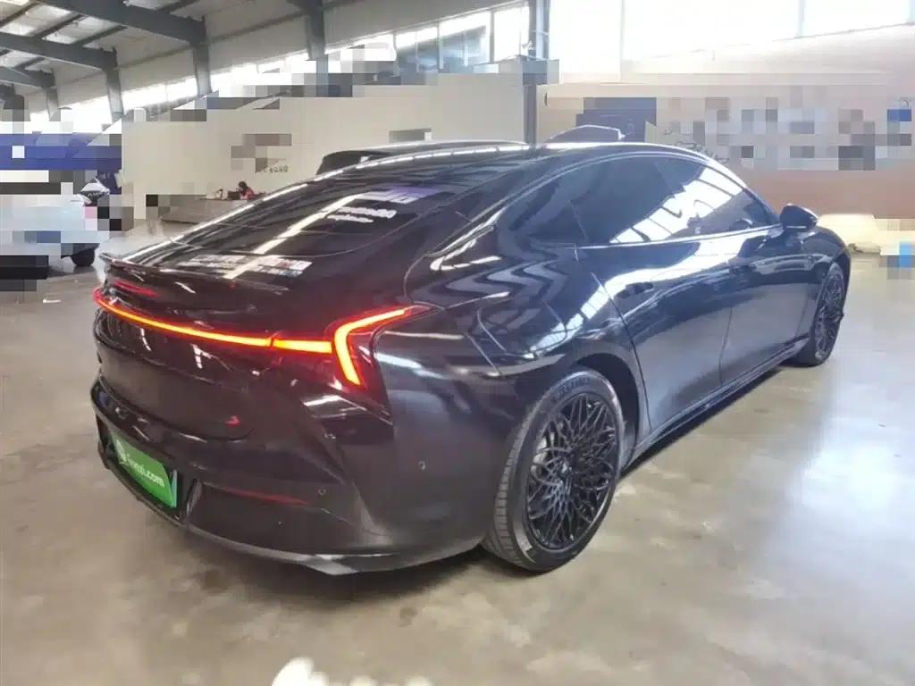 Nezha S 2022 Pure Electric 650km AWD Luxury Edition — миниатюра 7