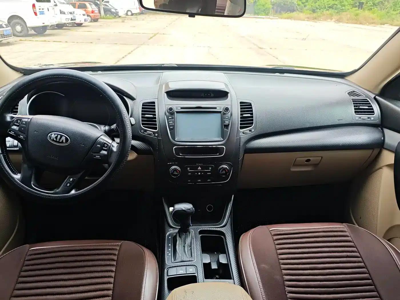2013 Sorento 2.4L 5-seater Petrol Comfort Edition — миниатюра 5