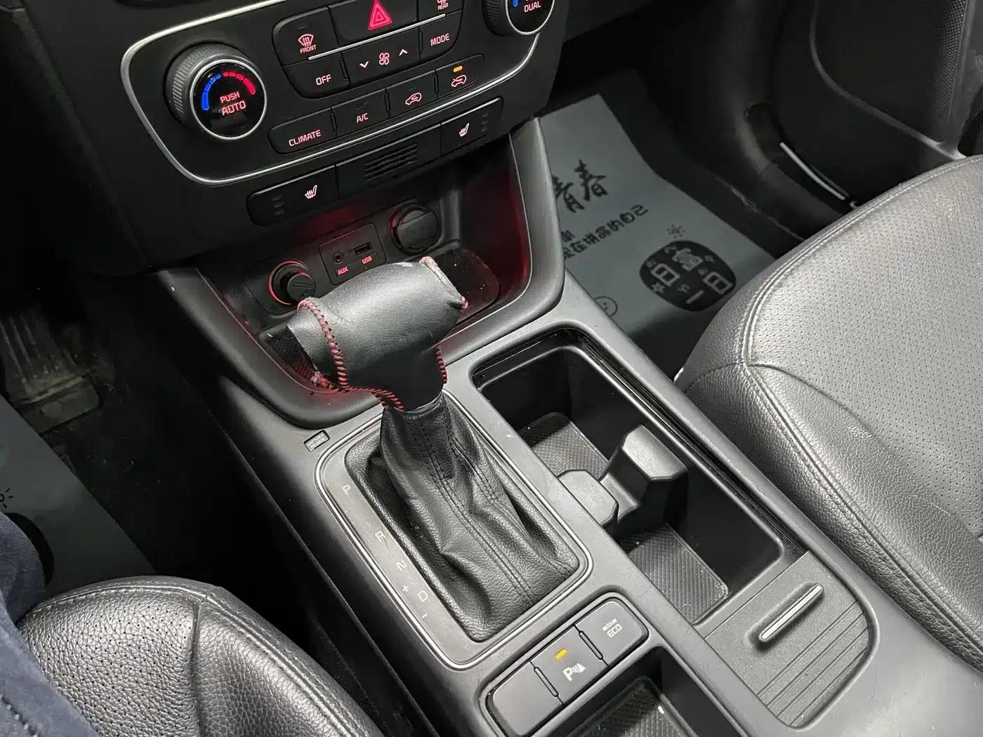 2013 Sorento 2.4L 5-seater Petrol Luxury Edition (China V Emission Standard) — миниатюра 17