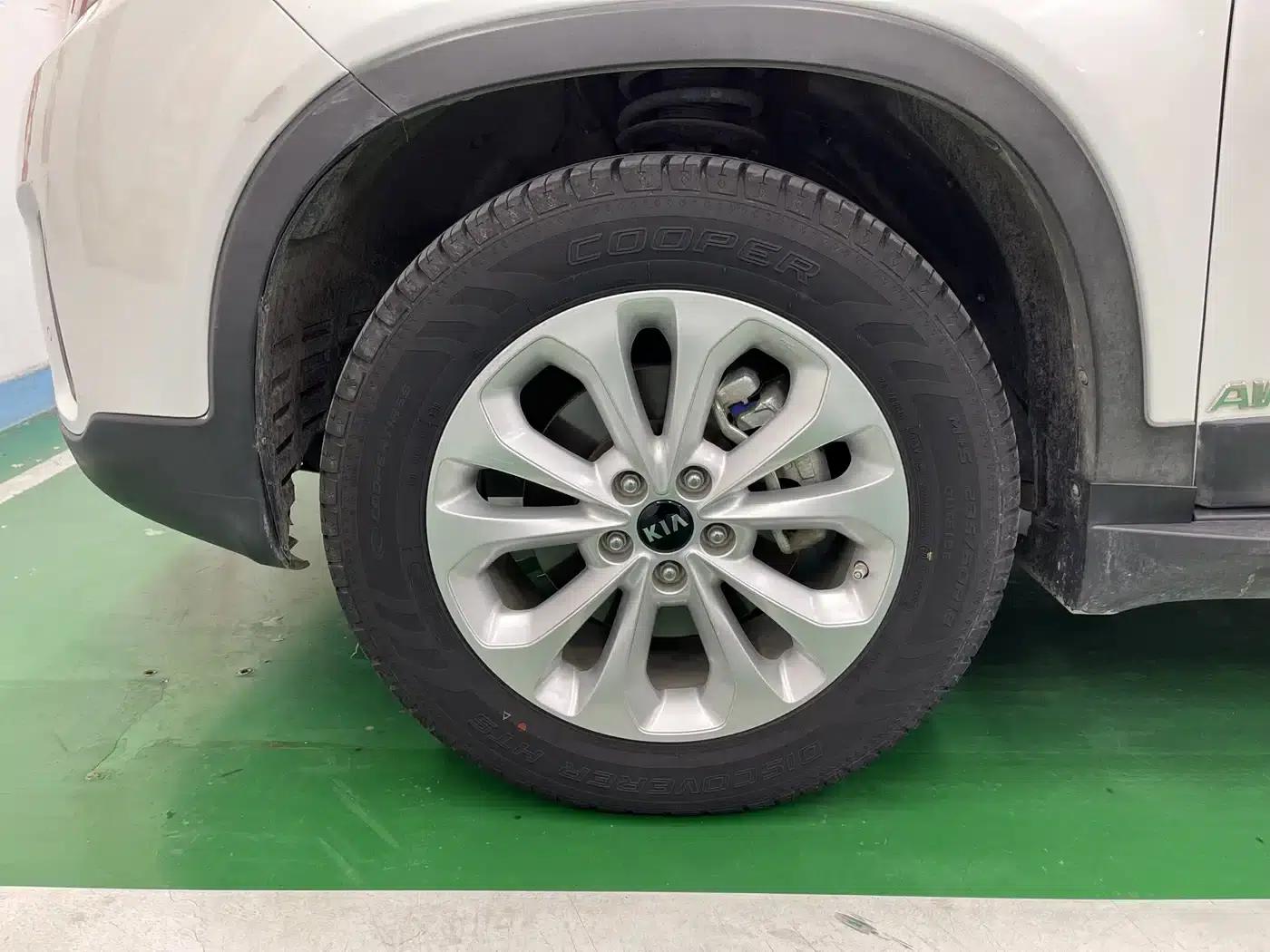 2013 Sorento 2.4L 5-seater Petrol Luxury Edition (China V Emission Standard) — миниатюра 29