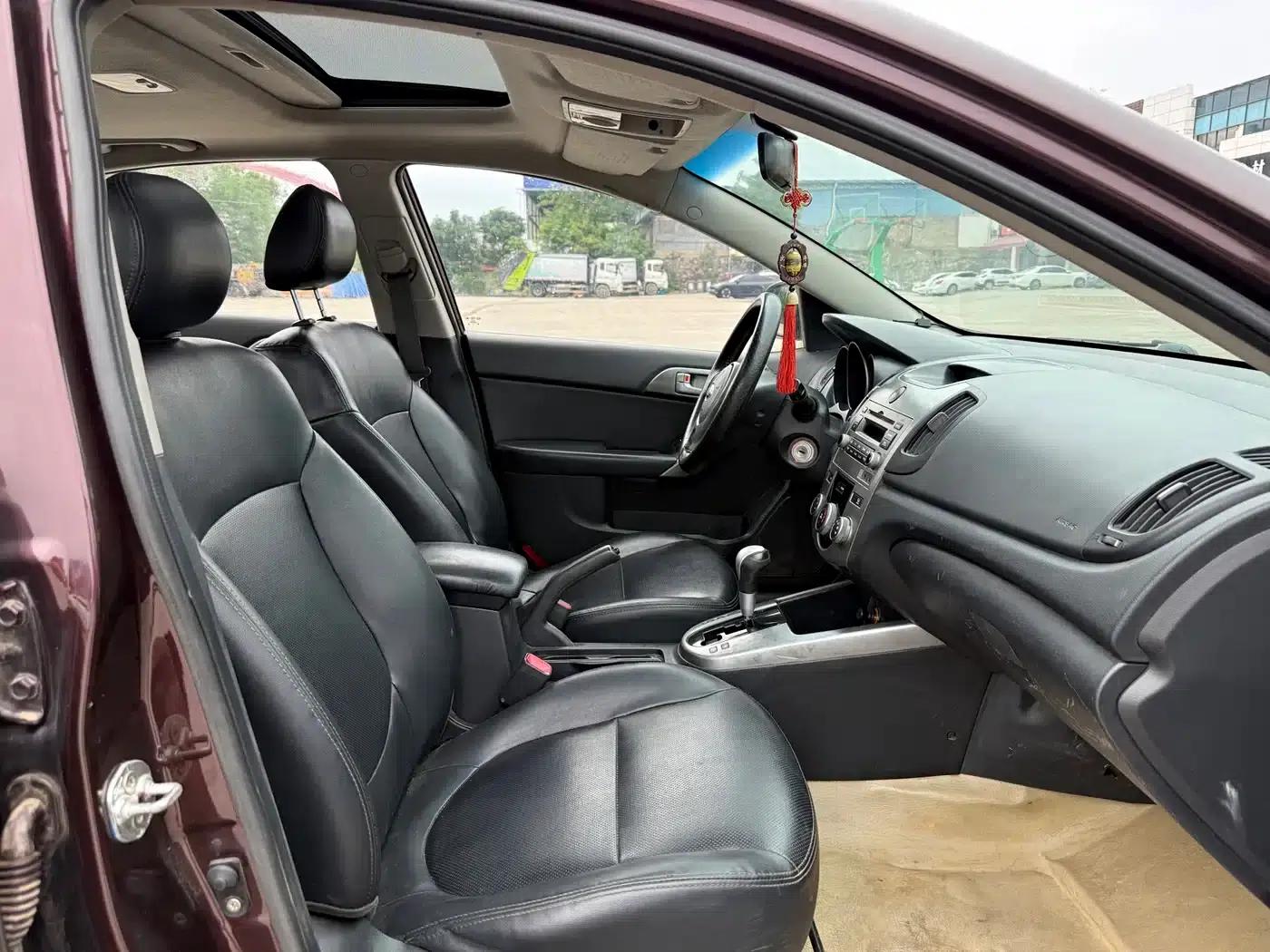 2012 Forte 1.6L AT GLS Commemorative Edition — миниатюра 8