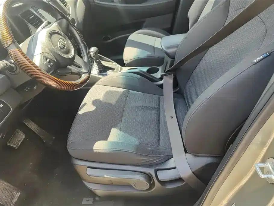 Carens 2013 2.0L 7-seater Automatic Standard Edition (National V Emission Standard) — миниатюра 9