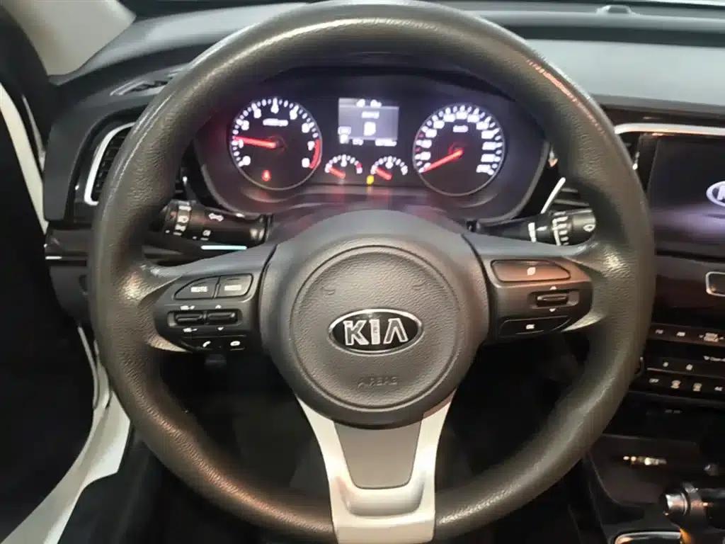 K5 2017 1.8L Automatic GLS — миниатюра 11
