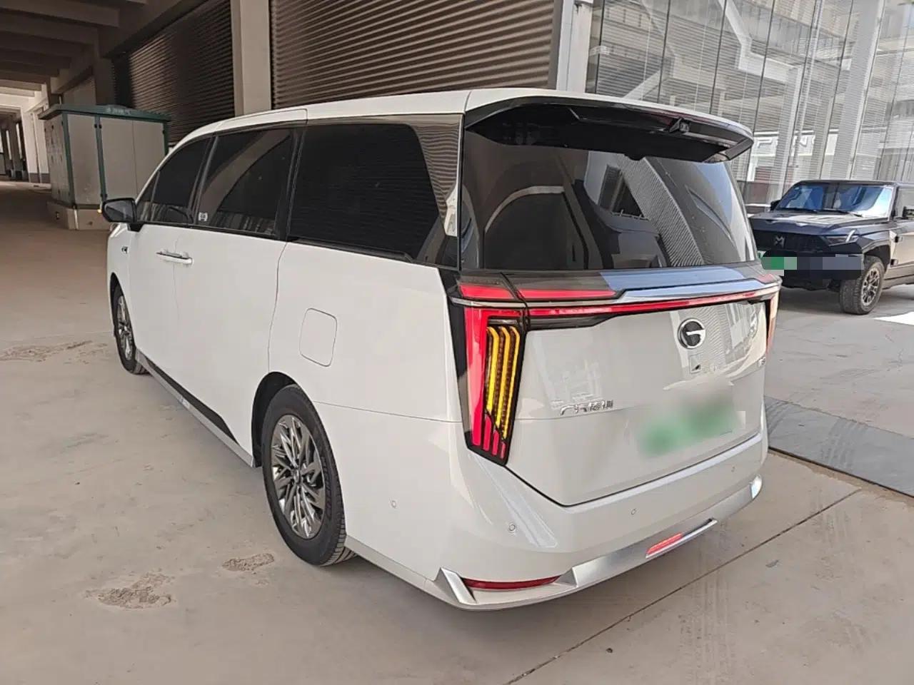 GAC Trumpchi Xiangwang M8 2025 Kunkun Series Ultra First-Class Cabin — миниатюра 4