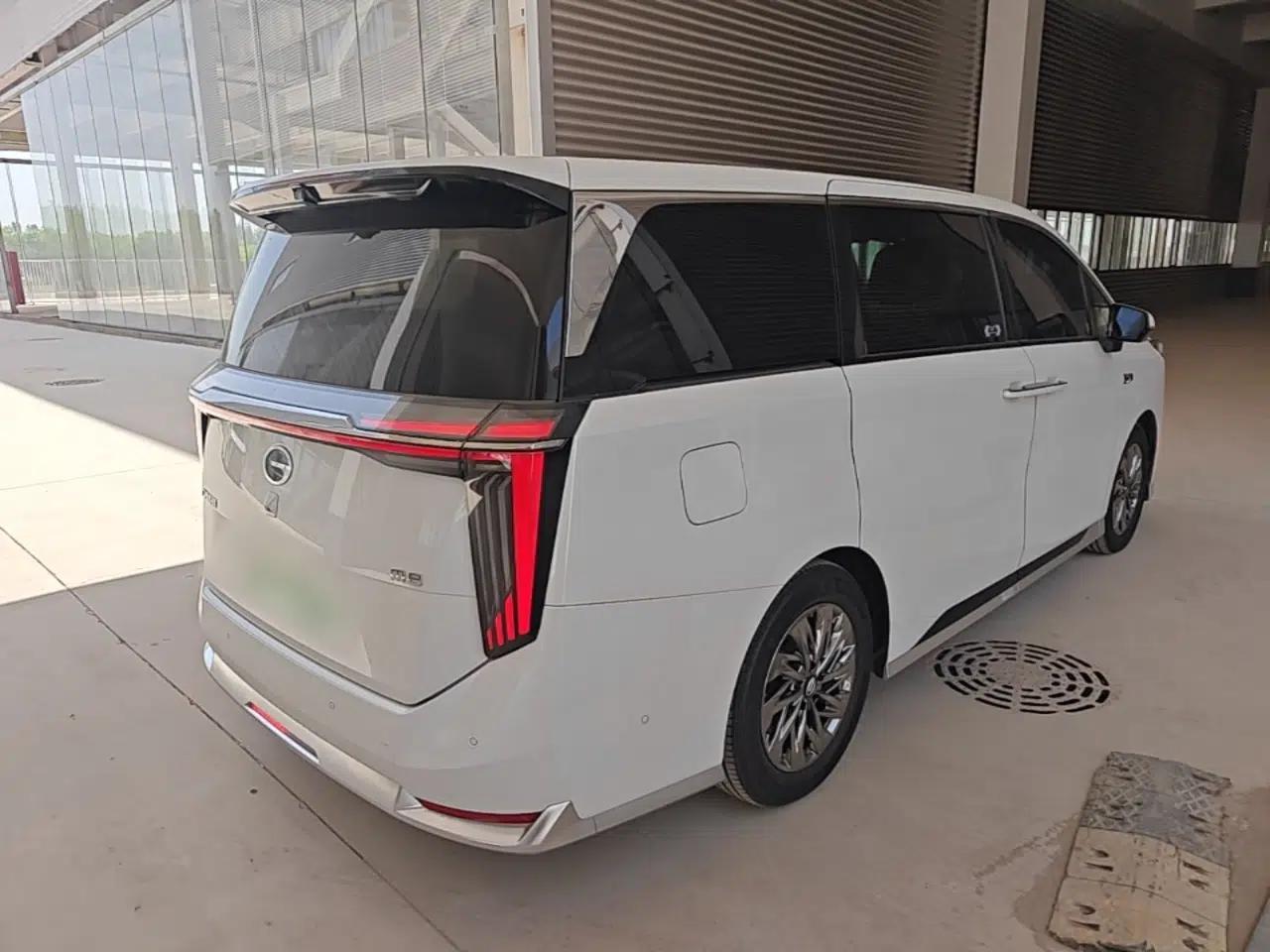 GAC Trumpchi Xiangwang M8 2025 Kunkun Series Ultra First-Class Cabin — миниатюра 6
