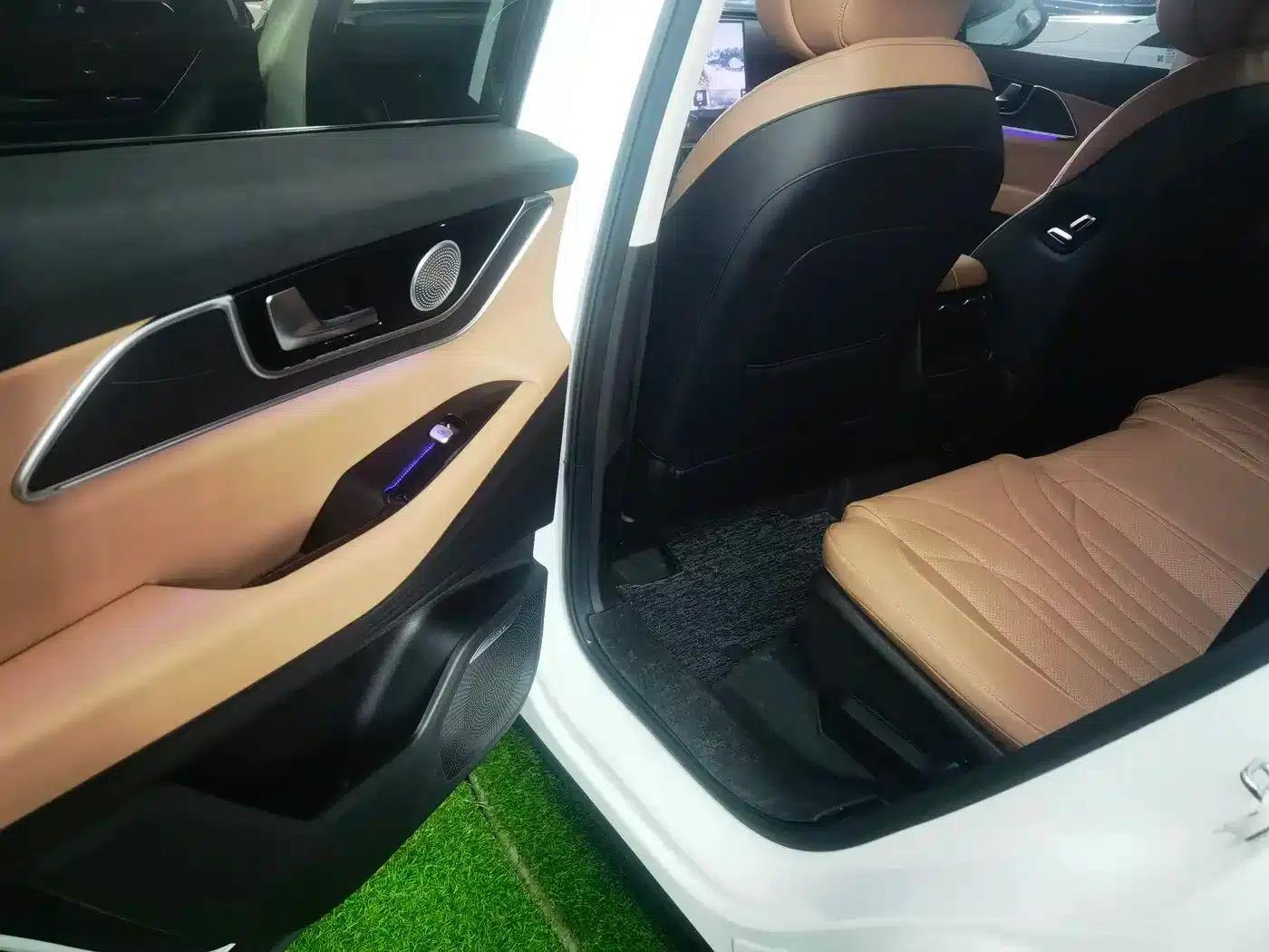 Chery Tiggo 8L 2024 2.0T 2WD Luxury 7-Seater — миниатюра 5