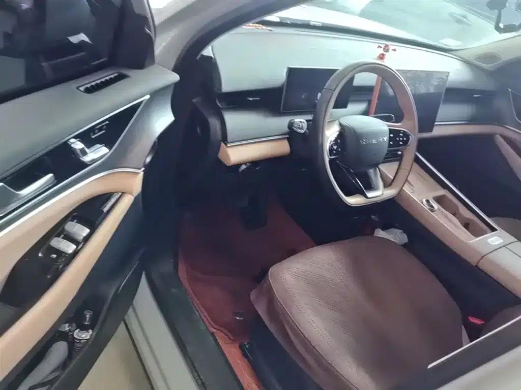 Chery Tiggo 8L 2024 2.0T 2WD Luxury Edition 5-seater — миниатюра 16