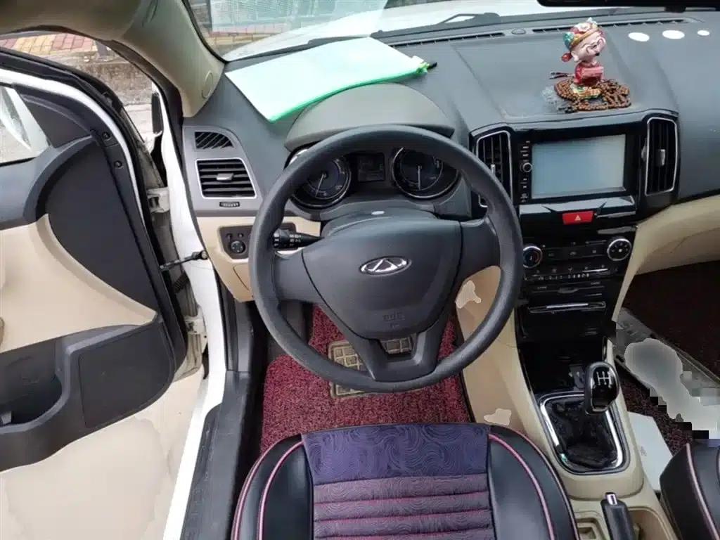 Chery E3 2015 1.5L Manual Fashion Edition — миниатюра 17