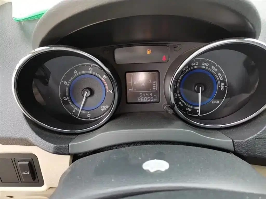Chery E3 2015 1.5L Manual Fashion Edition — миниатюра 18