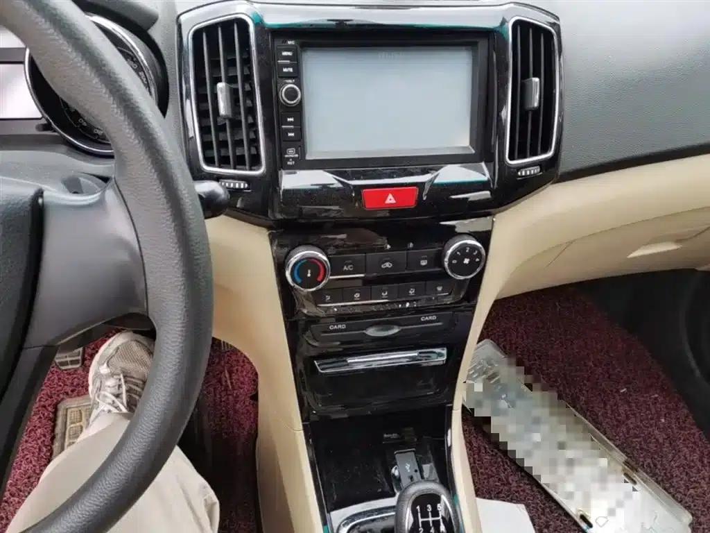 Chery E3 2015 1.5L Manual Fashion Edition — миниатюра 20